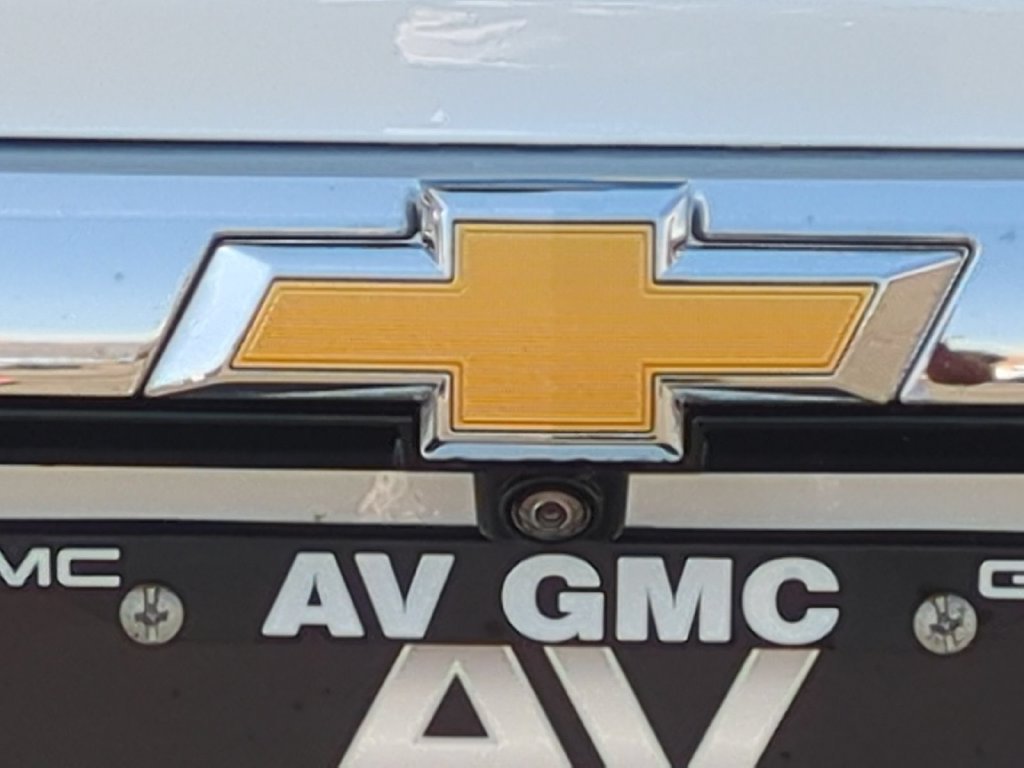 Used 2023 Summit White Chevrolet LT Cloth image 31