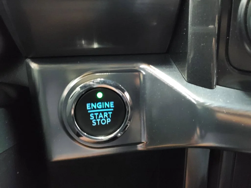 Used 2022 Blue Ford XL image 18