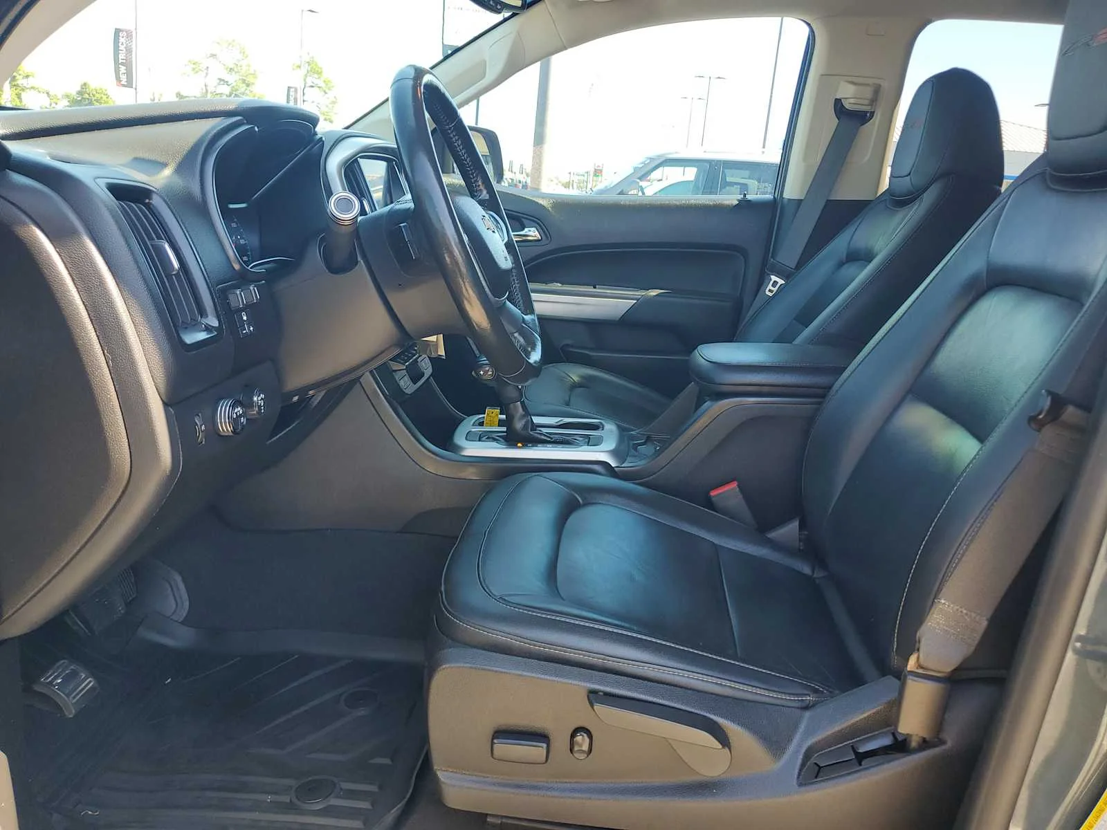 Used 2019 SHADOW GRAY METALLIC Chevrolet 4WD ZR2 image 20
