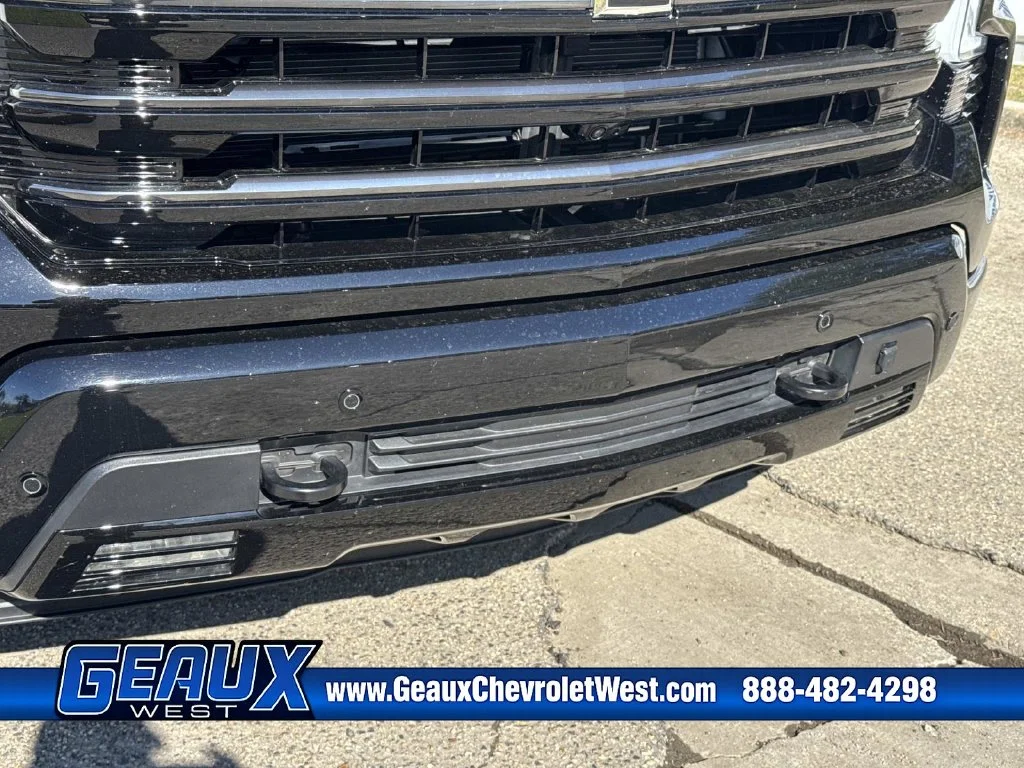 Used 2025 Black Chevrolet High Country image 9