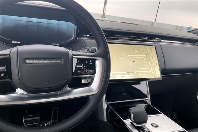 New 2026 Belgravia Green Land Rover SE image 6
