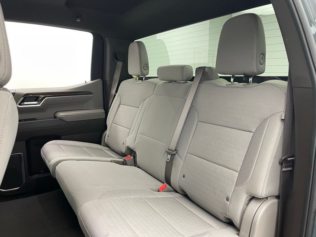Used 2025 Cypress Gray Chevrolet LT image 39