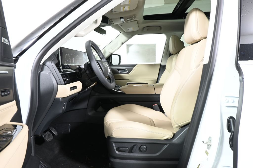 New 2026 RADIANT WHITE INFINITI Pure 4WD image 3