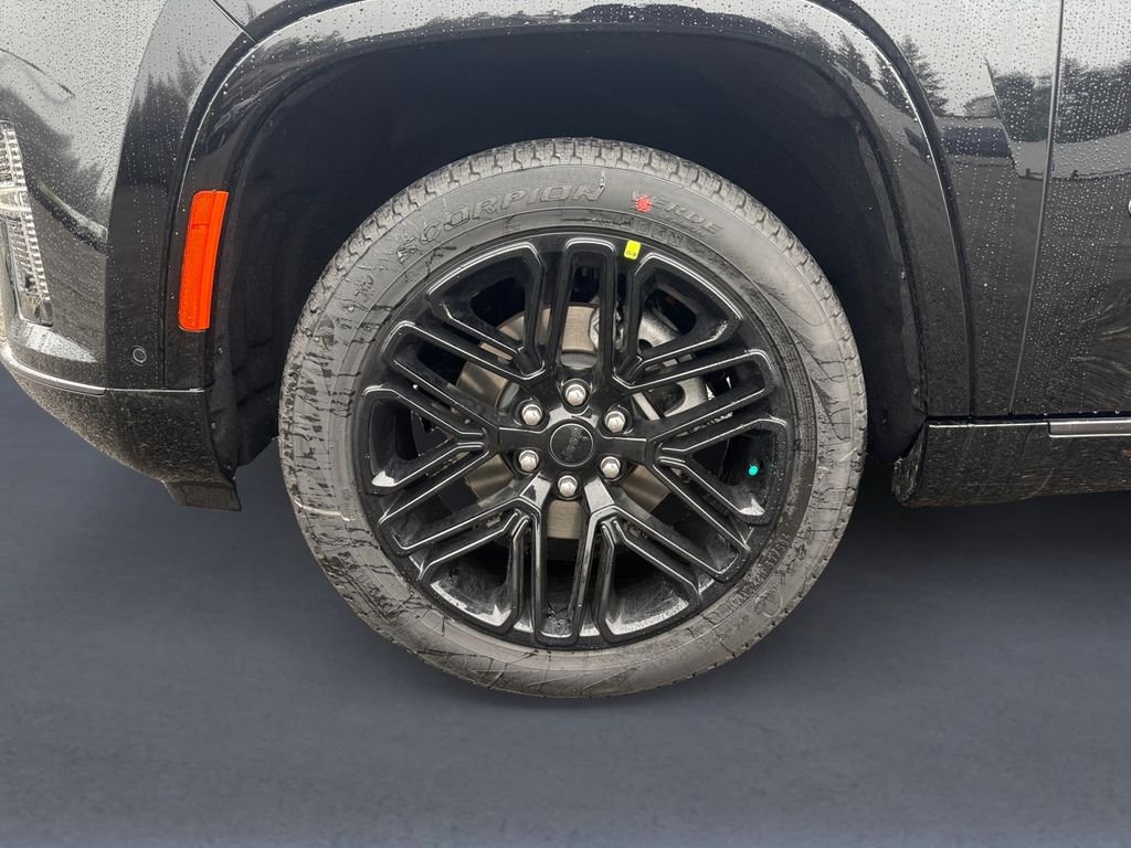 New 2026 High Gloss Black Exterior Paint Jeep Limited Reserve image 9