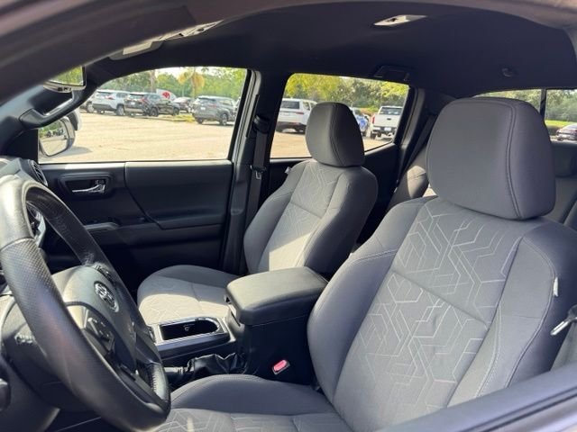 Used 2018 White Toyota TRD Off-Road image 12