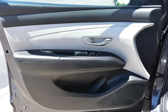 Used 2025 Gray Hyundai SEL Convenience image 9