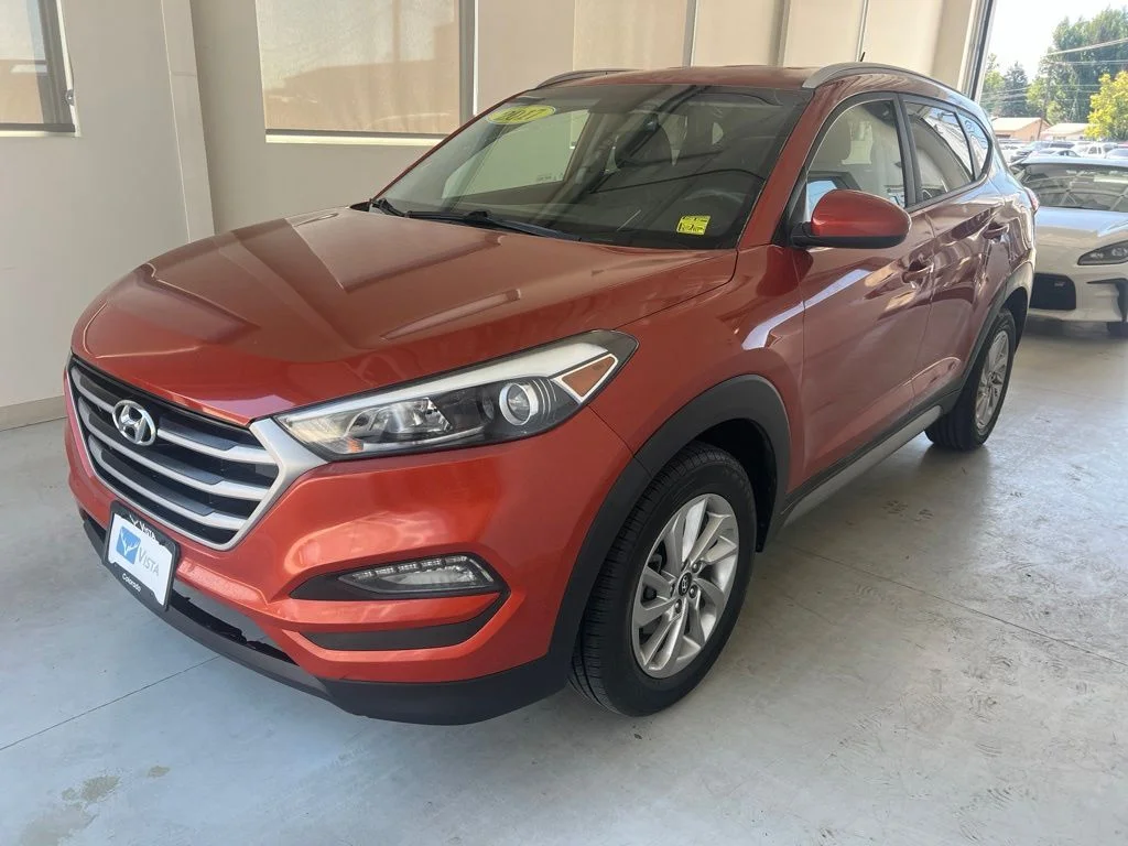 Used 2017 Sunset Hyundai SE image 3