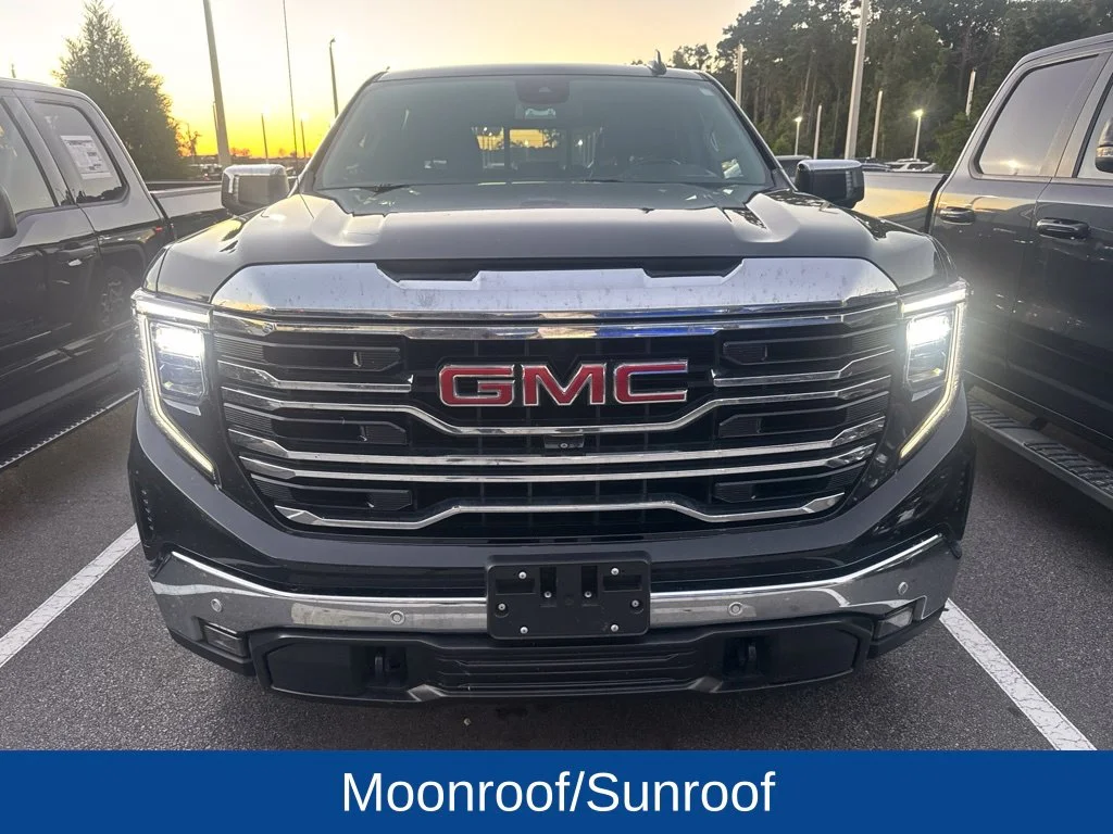 Used 2022 Black GMC SLT image 2