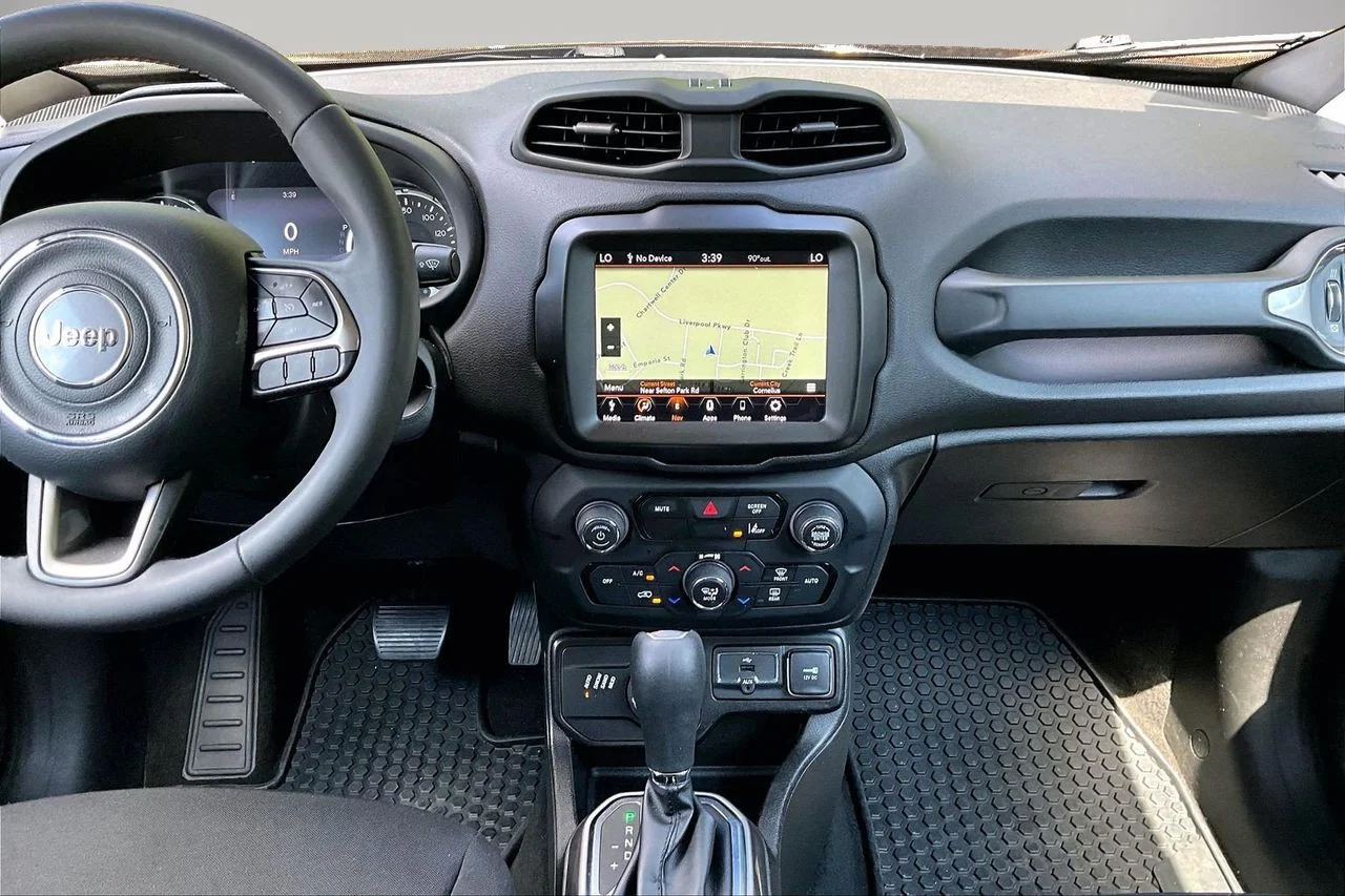 Used 2022 Black Jeep Latitude image 11