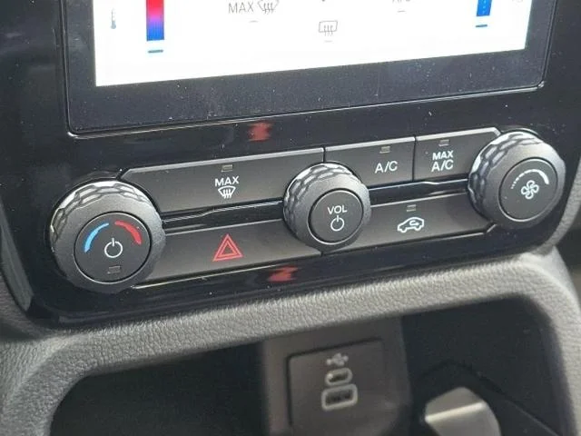 New 2025 Shadow Black Ford XLT image 36