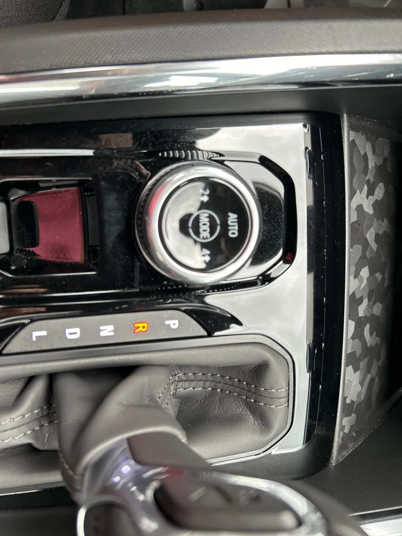 New 2026 Summit White GMC Elevation image 13