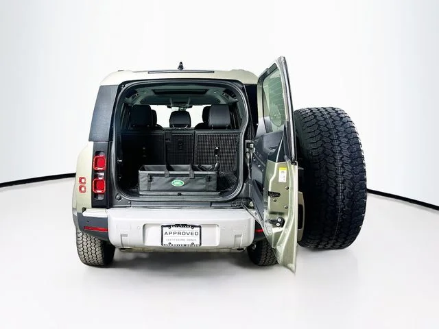 Used 2025 Green Land Rover S image 26