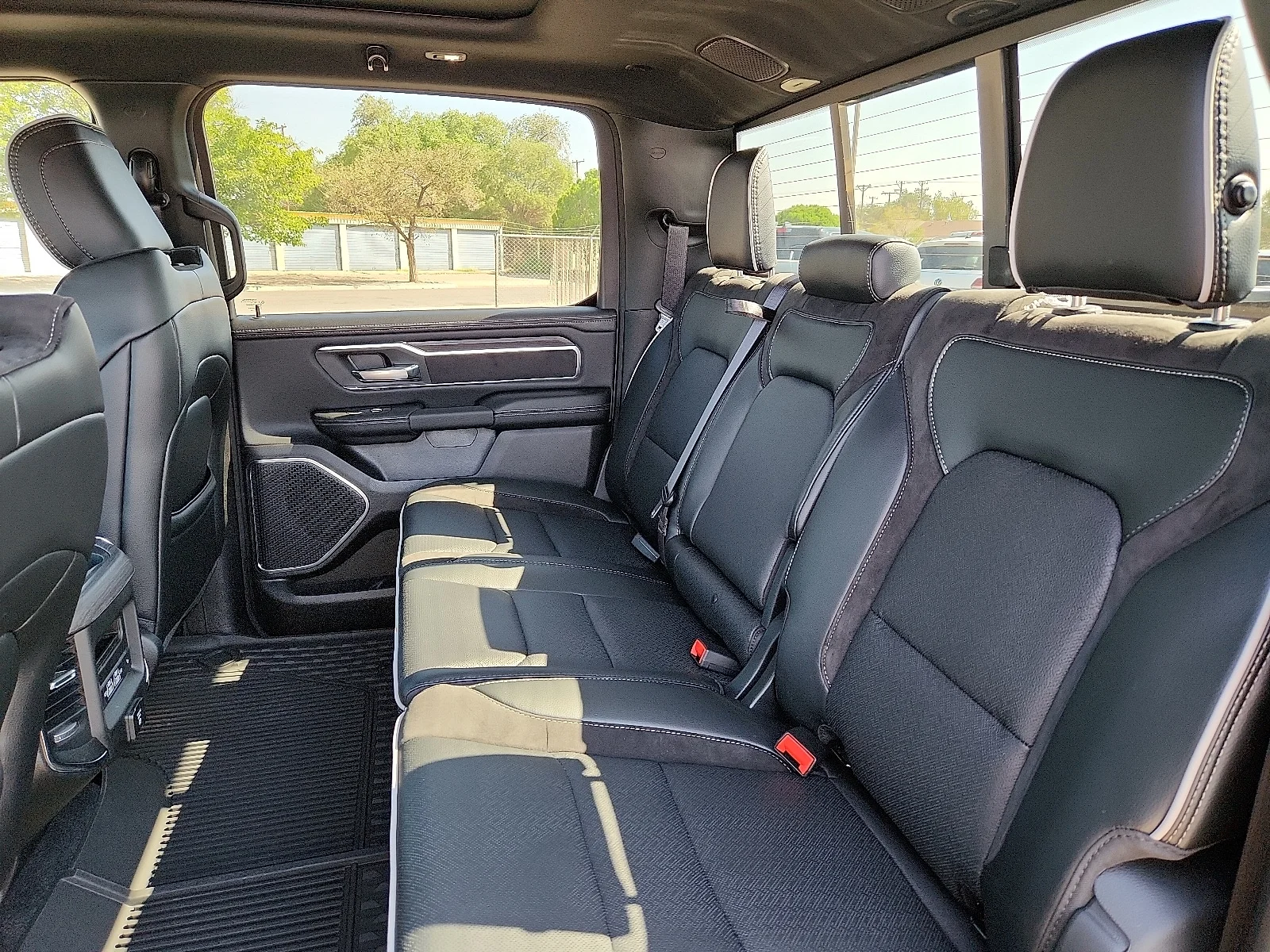 New 2026 PXJ Diamond Bla Ram LARAMIE CREW CAB 4X4 5