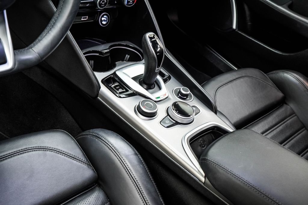Used 2023 White Alfa Romeo Veloce image 21