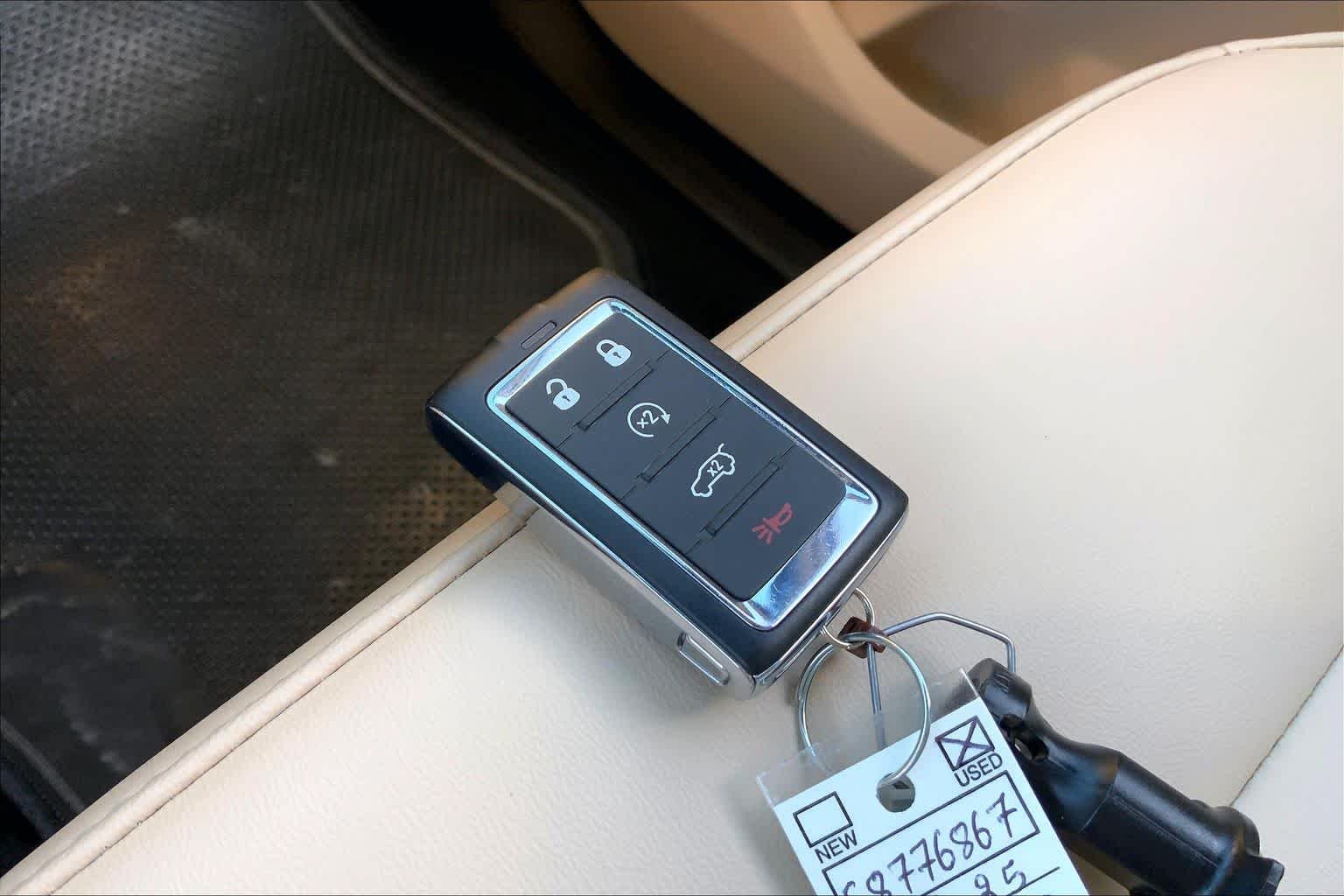 Used 2025 Bright White Clearcoat Jeep Limited image 14