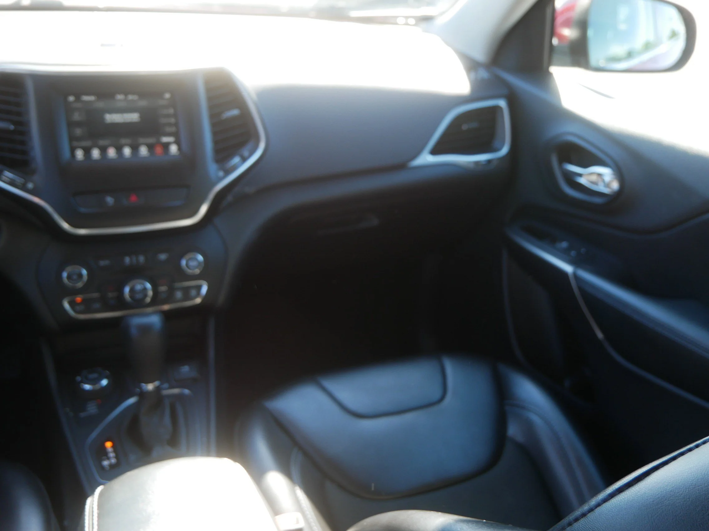 Used 2020 Velvet Red Pearlcoat Jeep Latitude Plus image 11