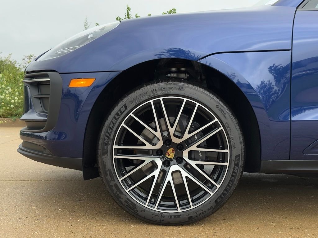 New 2026 Gentian Blue Metallic Porsche  image 36