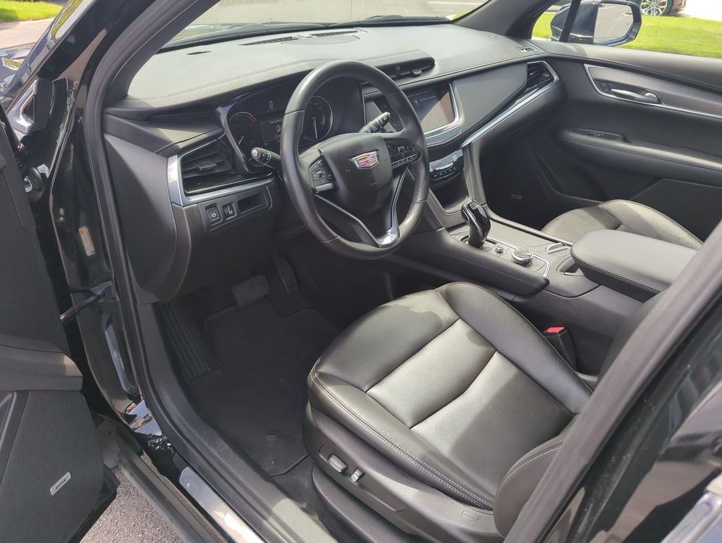 Used 2023 Black Cadillac Luxury image 10