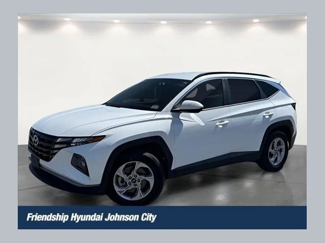 Used 2024 White Hyundai SEL image 1