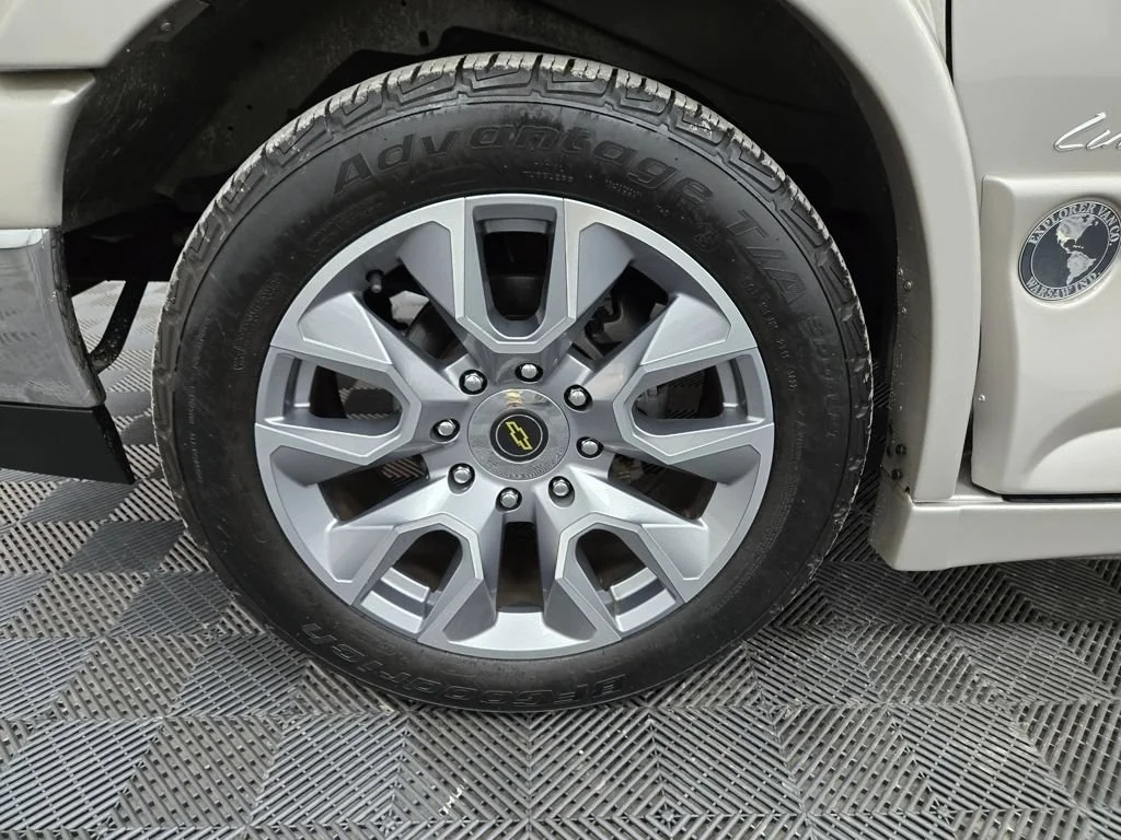 Used 2023 Special Exterior Color Chevrolet WT image 15