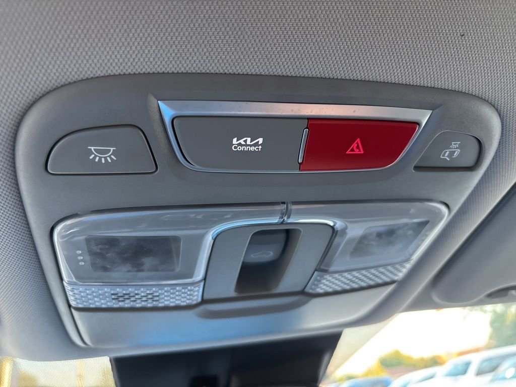Used 2025 Silver Kia S image 34