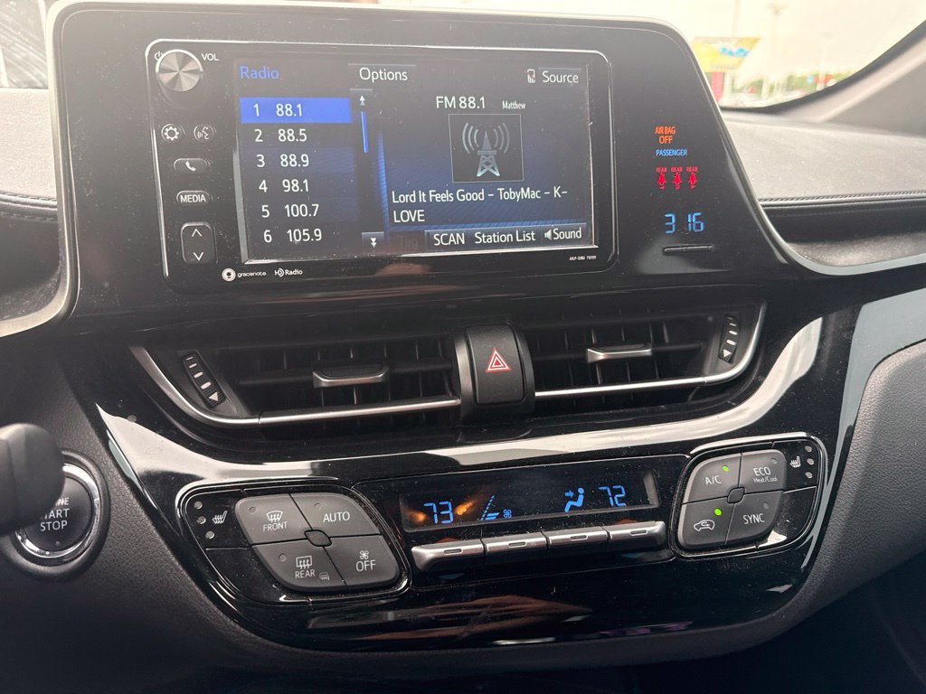 Used 2018 Blue Toyota XLE Premium image 8