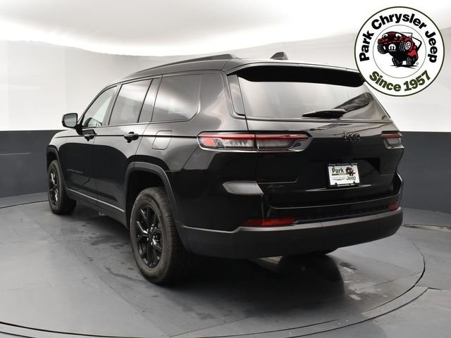 Used 2024 Black Jeep Altitude X image 4