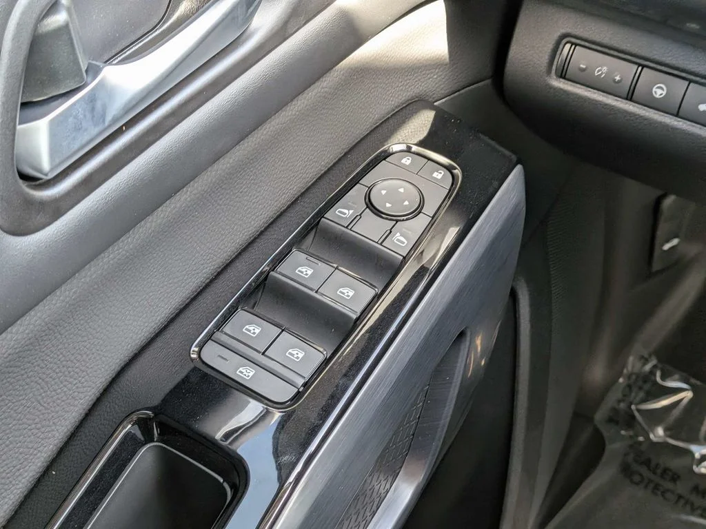 New 2026 Gray Nissan SL image 21
