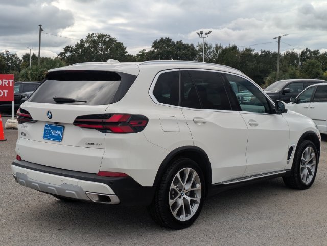 Used 2026 White BMW sDrive40i image 5