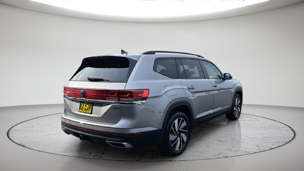 Used 2024 Silver Volkswagen 2.0T SE w/Technology image 5