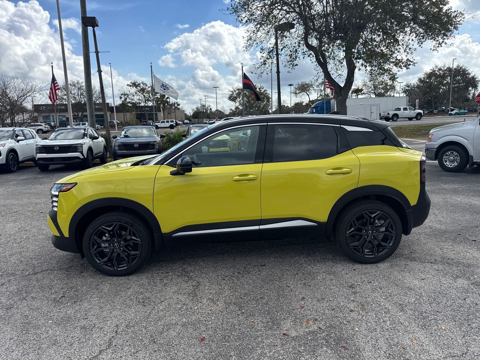 New 2026 Yellow Nissan SR image 10