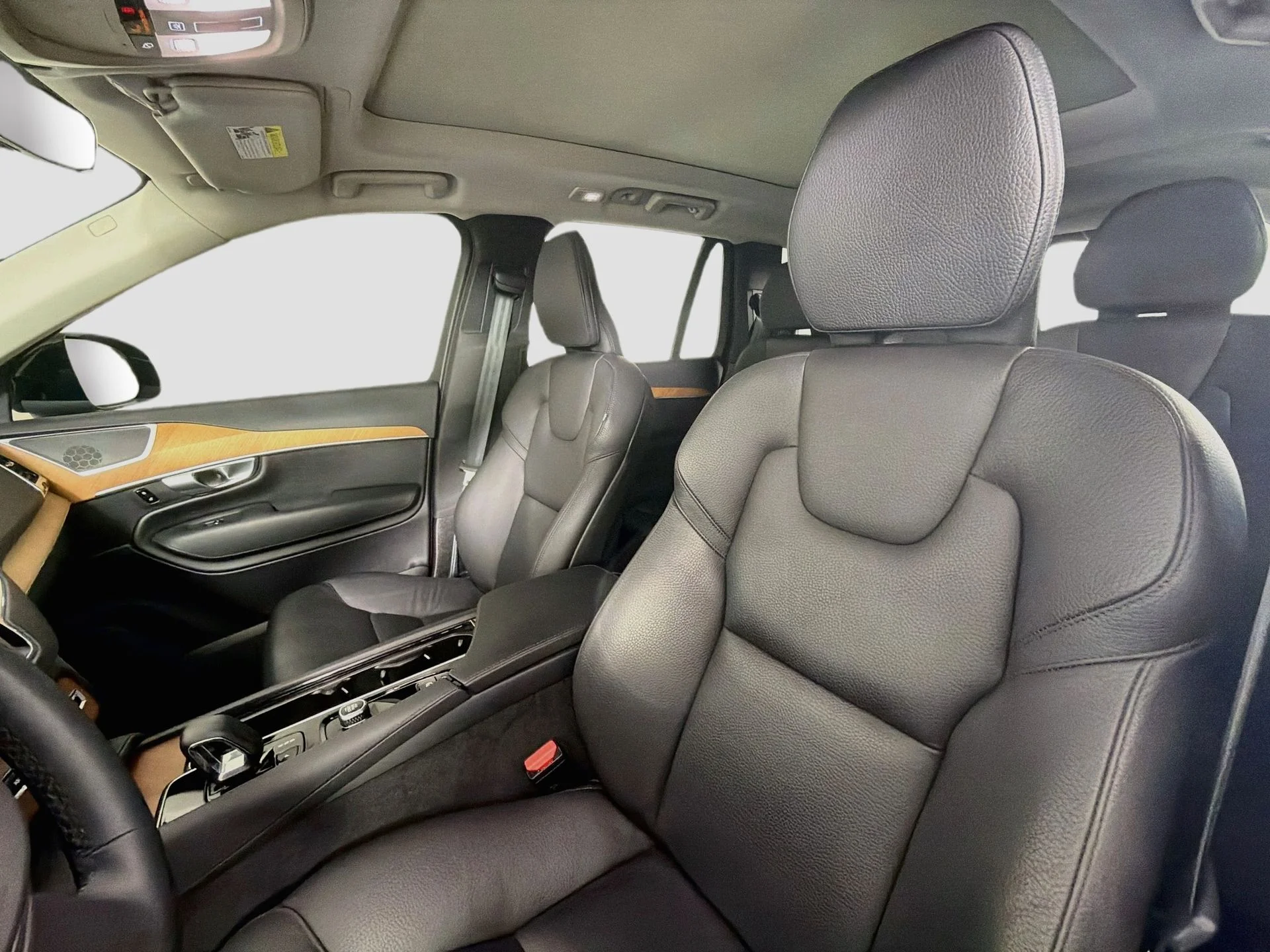 Certified Used 2024 Onyx Black Volvo Plus image 22