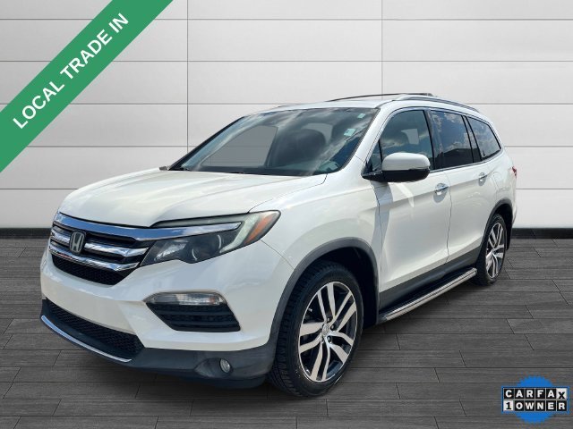 Used 2017 White Honda Touring image 7