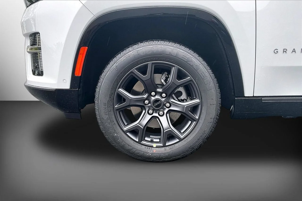 New 2026 Bright White Clearcoat Jeep Limited Altitude image 31