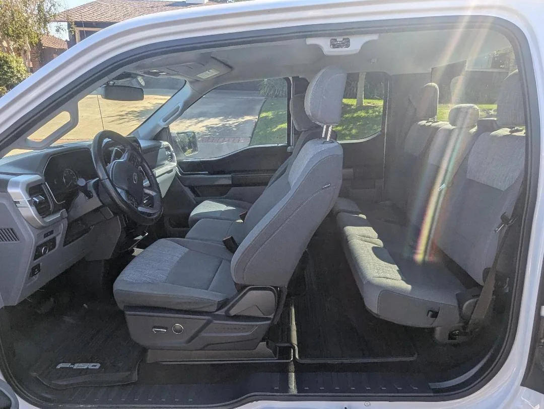 Certified Used 2021 Oxford White Ford XLT image 4