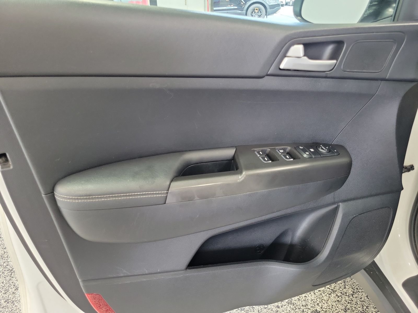 Used 2019 White Kia LX image 6