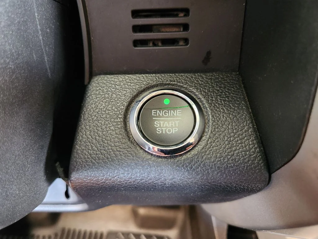 Used 2018 White Platinum Metallic Tri-Coat Ford LARIAT image 22