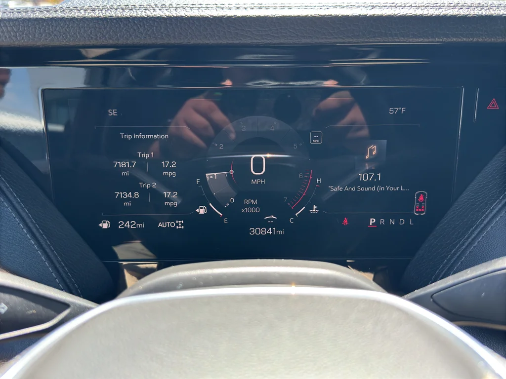 Used 2025 White GMC Denali image 27