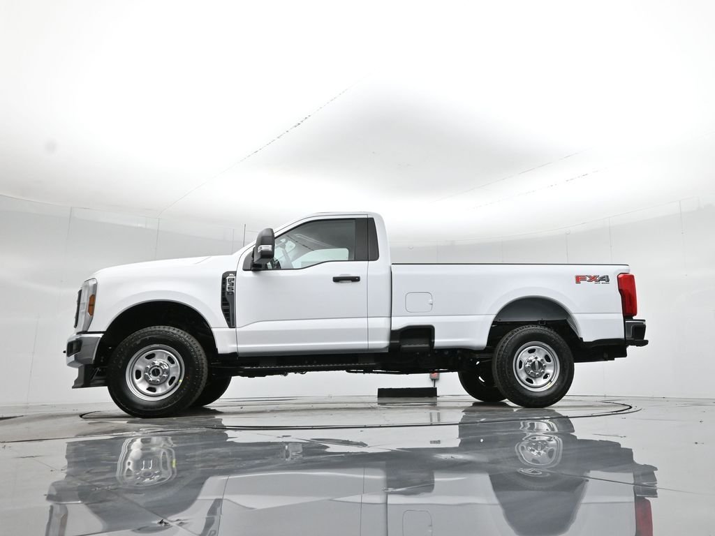 New 2026 Oxford White Ford XL image 6