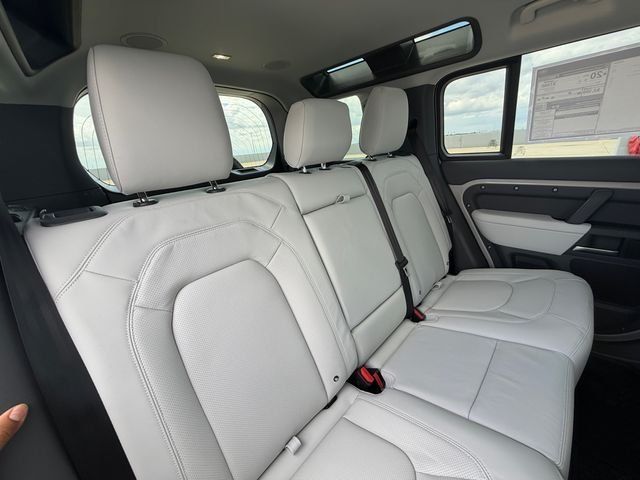 New 2026 Borasco Grey LAND ROVER X-Dynamic SE image 17