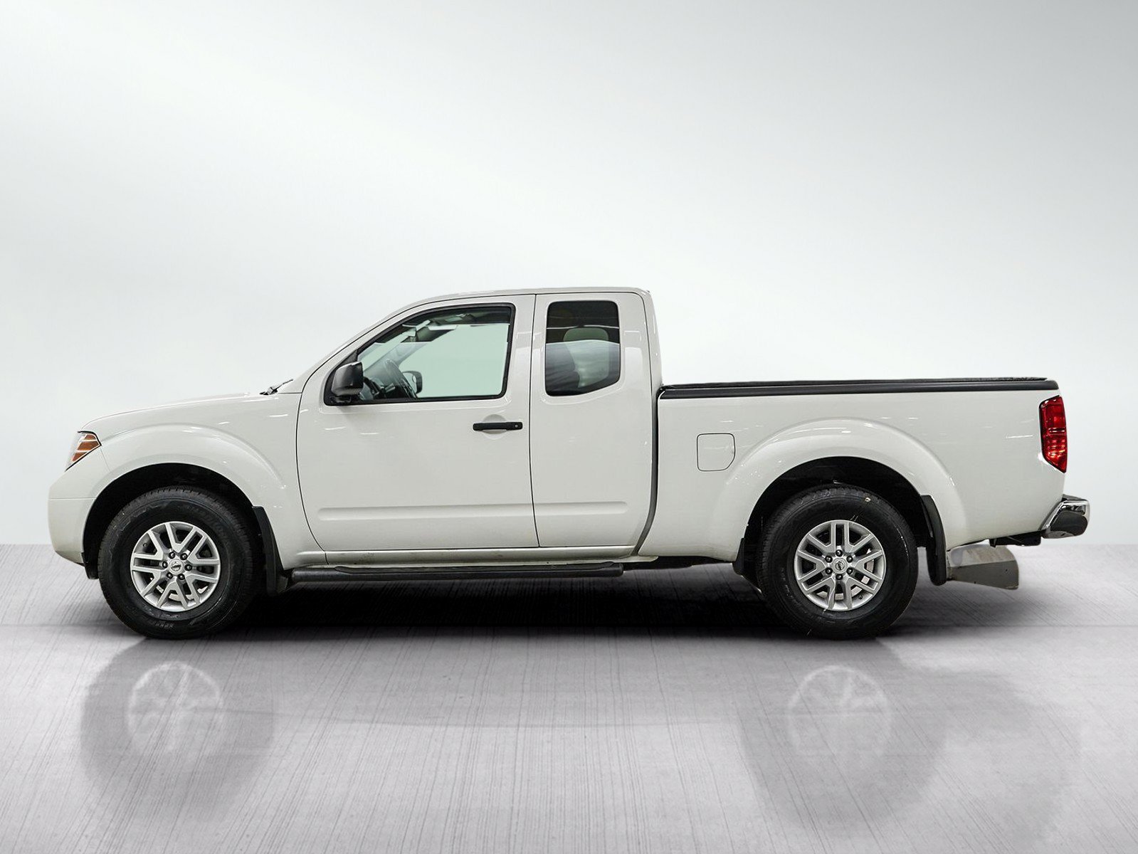 Used 2019 Nissan Frontier SV with VIN 1N6AD0CWXKN738545 for sale in Burnsville, Minnesota