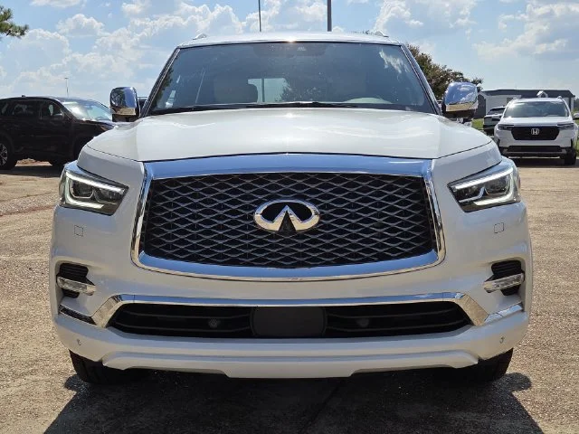 Used 2021 Moonstone White INFINITI Sensory image 3