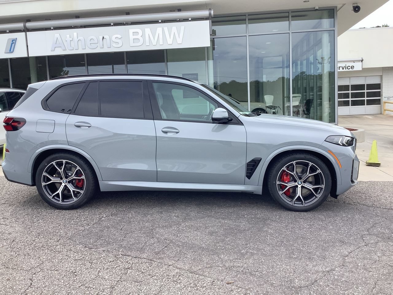 New 2026 Brooklyn Grey Metallic BMW xDrive50e image 9