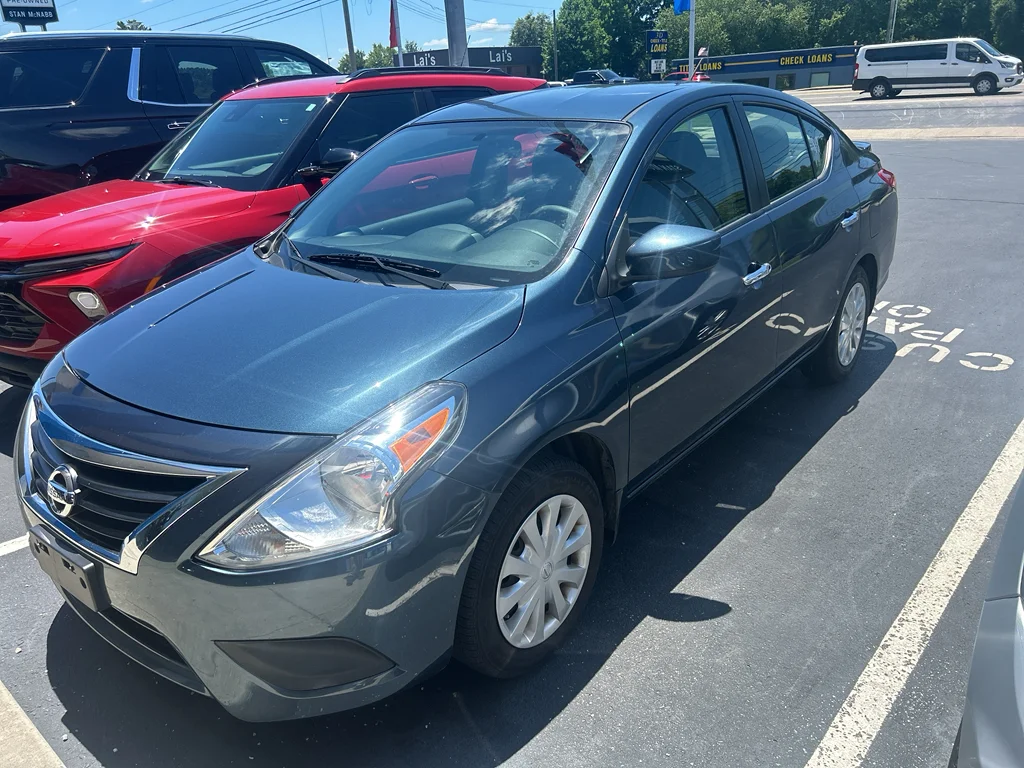 2016 Nissan Versa 1.6 SV CVT's photo