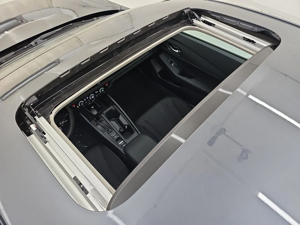 New 2026 Meteorite Gray Metallic Honda SE image 32