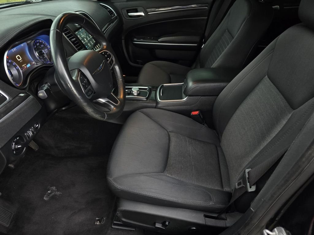 Used 2018 Gloss Black Chrysler Touring image 22