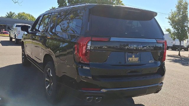 2026 GMC Yukon XL AT4 - Photo 8