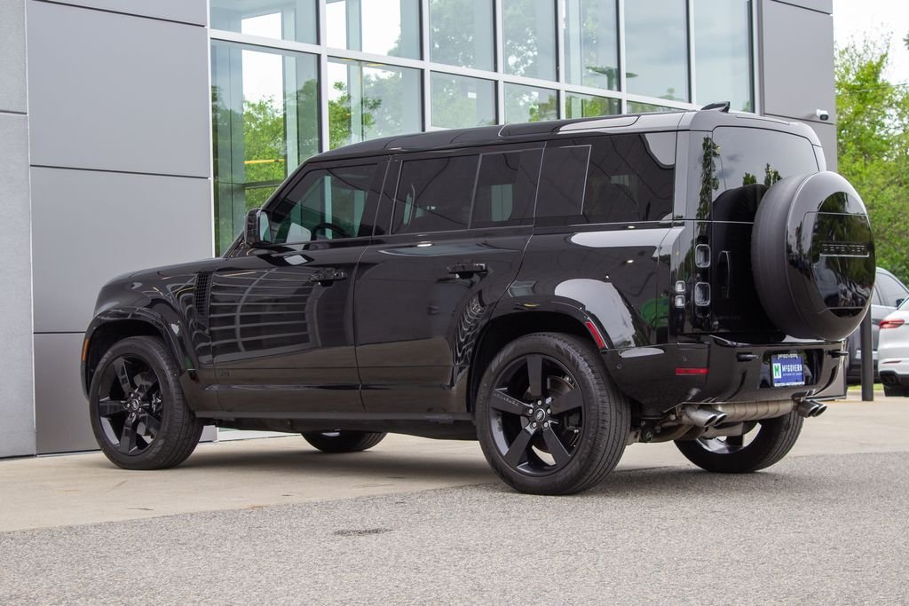Used 2025 Carpathian Grey Prem Met Land Rover V8 image 8