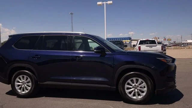 Used 2026 Blue Toyota XLE image 3
