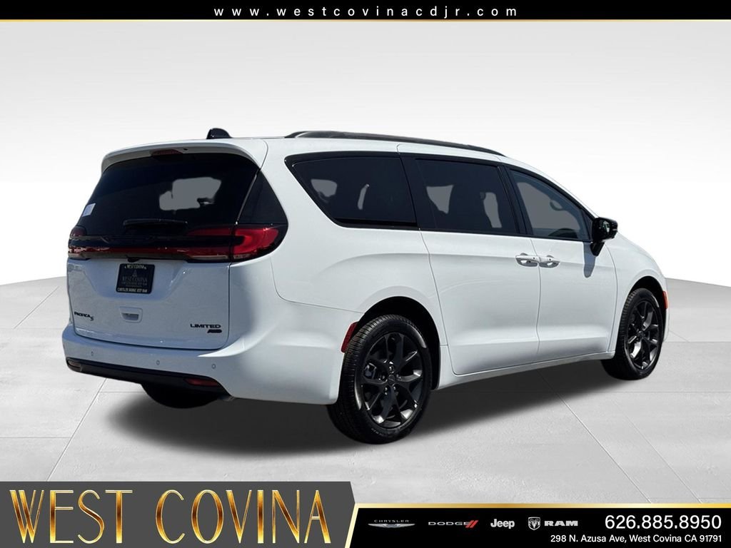 New 2027 Bright White Clear-Coat Exterior Paint Chrysler Limited image 7